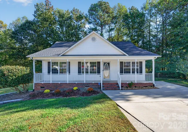 Photo 1 of Sale Pending at 702 Painted Lady Ct, Rock Hill, SC 29732 | MLS# 4433746 | Listing updated on 2026-10-26