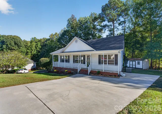 Photo 3 of Sale Pending at 702 Painted Lady Ct, Rock Hill, SC 29732 | MLS# 4433746 | Listing updated on 2026-10-26
