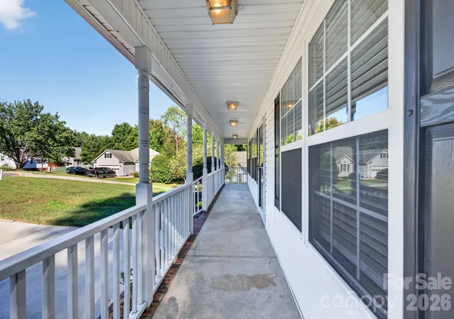 Photo 4 of Sale Pending at 702 Painted Lady Ct, Rock Hill, SC 29732 | MLS# 4433746 | Listing updated on 2026-10-26