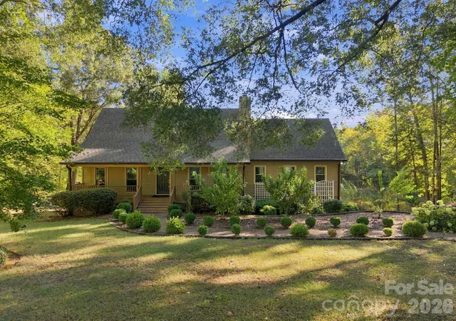 Photo 1 of Single family home for sale at 3400 Jonesberry Rd, Matthews, NC 28105 | MLS# 4433749 | Listing updated on 2026-10-27