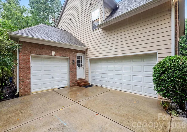 Photo 2 of Single family home for sale at 5221 Turkey Oak Dr, Mint Hill, NC 28227 | MLS# 4433763 | Listing updated on 2026-10-16