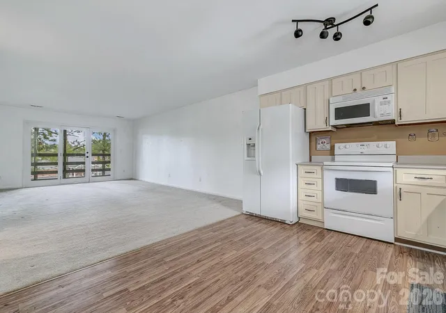 Photo 2 of Condo for sale at 108 Meadow Park Ln #C, Hendersonville, NC 28792 | MLS# 4433764 | Listing updated on 2026-10-30