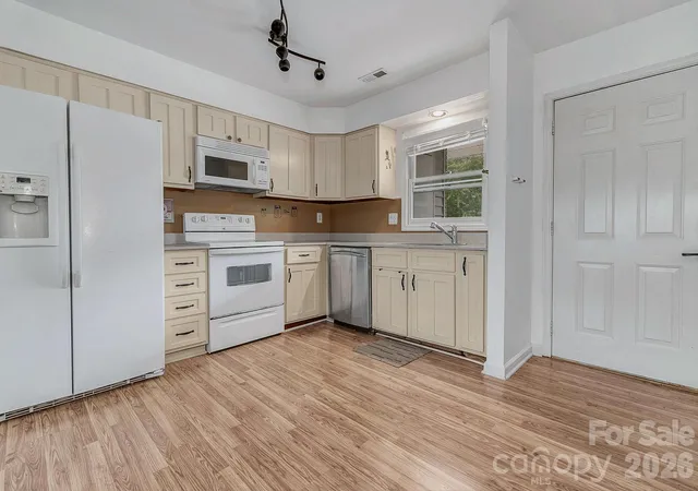 Photo 4 of Condo for sale at 108 Meadow Park Ln #C, Hendersonville, NC 28792 | MLS# 4433764 | Listing updated on 2026-10-30