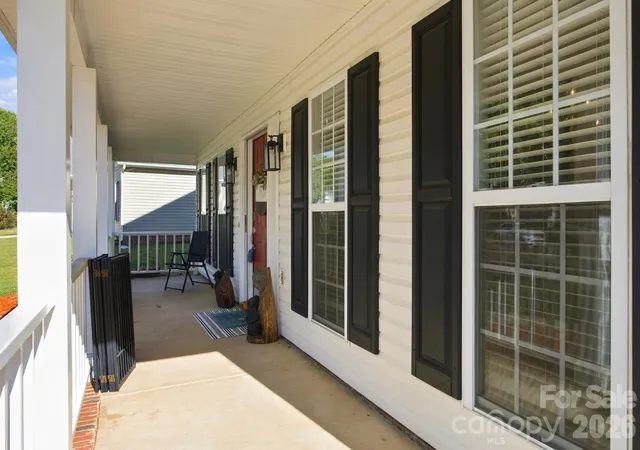 Photo 2 of Single family home for sale at 6730 Reedy Crk Rd, Charlotte, NC 28215 | MLS# 4433782 | Listing updated on 2026-10-30
