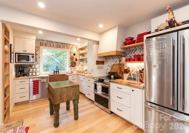 Photo 3 of Single family home for sale at 85 Susan Dr, Maggie Valley, NC 28751 | MLS# 4433790 | Listing updated on 2026-10-15