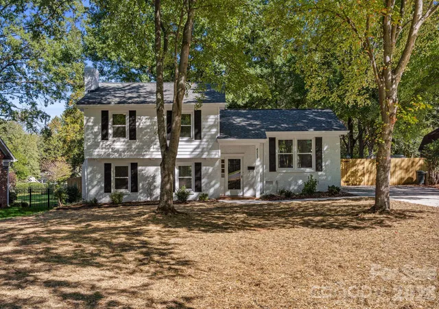 Photo 4 of Single family home for sale at 4315 Chandworth Rd, Charlotte, NC 28210 | MLS# 4433793 | Listing updated on 2026-10-23