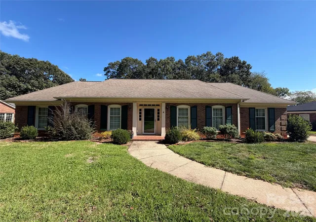 Photo 1 of Single family home for sale at 520 King Edward Rd, Charlotte, NC 28211 | MLS# 4433810 | Listing updated on 2026-10-21
