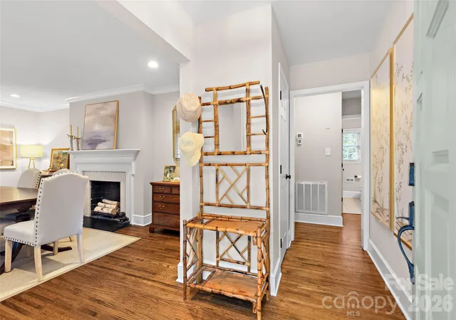 Photo 2 of Single family home for sale at 5109 Wedgewood Dr, Charlotte, NC 28210 | MLS# 4433813 | Listing updated on 2026-10-16
