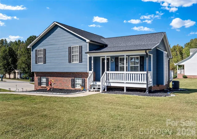 Photo 1 of Single family home for sale at 494 Sunset Ridge Ln, Lexington, NC 27295 | MLS# 4433823 | Listing updated on 2026-10-16