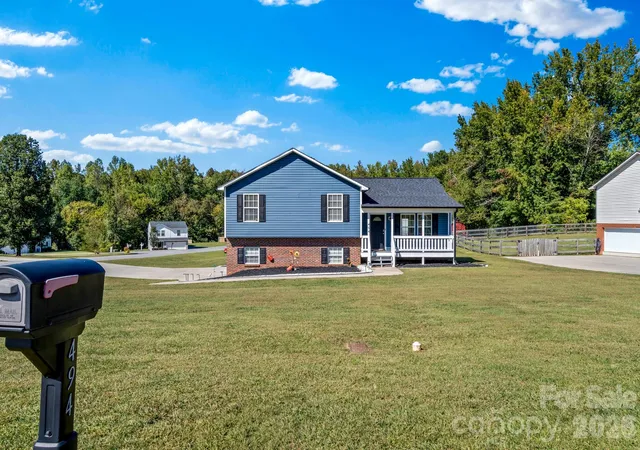 Photo 3 of Single family home for sale at 494 Sunset Ridge Ln, Lexington, NC 27295 | MLS# 4433823 | Listing updated on 2026-10-16