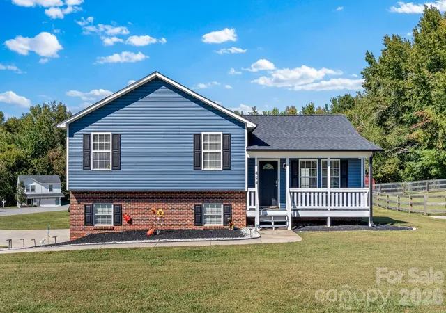 Photo 3 of Single family home for sale at 494 Sunset Ridge Ln, Lexington, NC 27295 | MLS# 4433823 | Listing updated on 2026-10-16