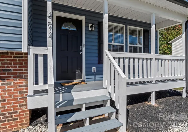 Photo 4 of Single family home for sale at 494 Sunset Ridge Ln, Lexington, NC 27295 | MLS# 4433823 | Listing updated on 2026-10-16