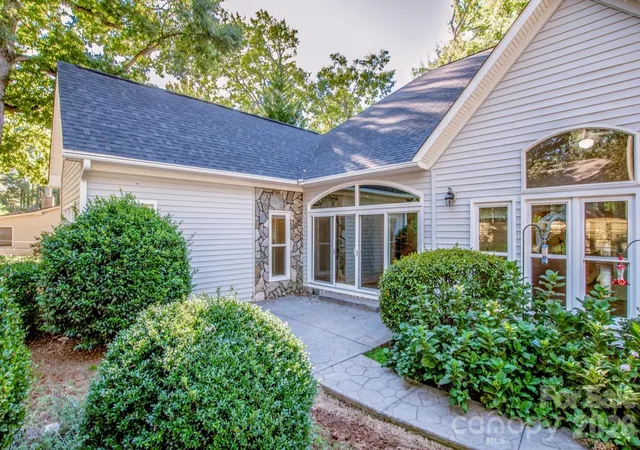 Photo 2 of Single family home for sale at 351 Catalina Dr, Mooresville, NC 28117 | MLS# 4433829 | Listing updated on 2026-10-21