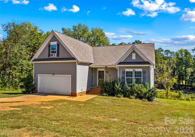 Photo 2 of Single family home for sale at 133 Sandtrap Dr, Statesville, NC 28677 | MLS# 4433831 | Listing updated on 2026-10-16