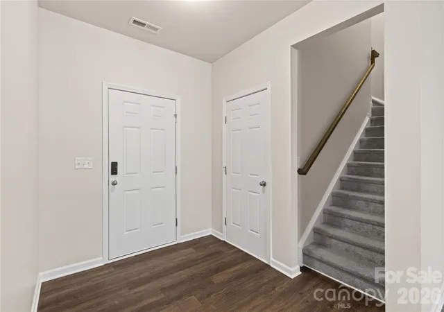 Photo 3 of Single family home for sale at 133 Sandtrap Dr, Statesville, NC 28677 | MLS# 4433831 | Listing updated on 2026-10-16