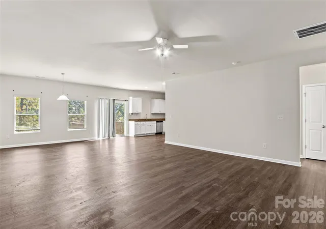 Photo 4 of Single family home for sale at 133 Sandtrap Dr, Statesville, NC 28677 | MLS# 4433831 | Listing updated on 2026-10-16