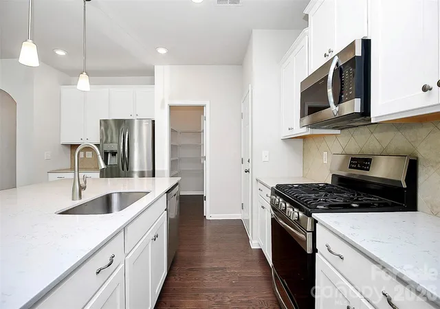 Photo 3 of Single family home for sale at 14527 Murfield Ct, Charlotte, NC 28278 | MLS# 4433840 | Listing updated on 2026-10-13