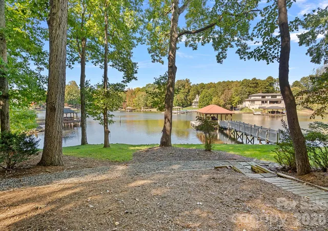 Photo 2 of Single family home for sale at 481 Kemp Rd, Mooresville, NC 28117 | MLS# 4433858 | Listing updated on 2026-10-29