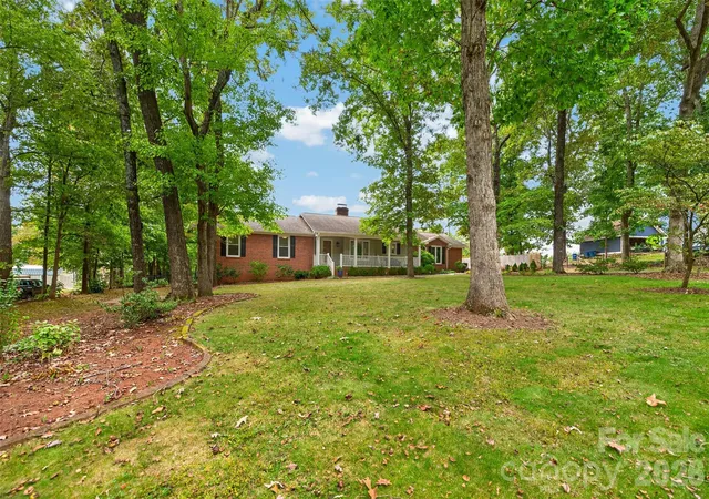 Photo 2 of Single family home for sale at 1660 Fairway Dr, Newton, NC 28658 | MLS# 4433874 | Listing updated on 2026-10-20