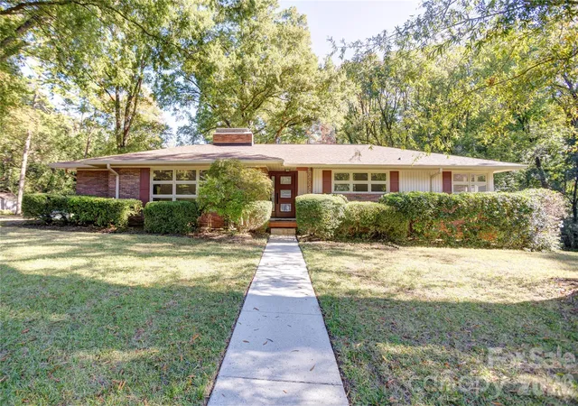 Single family home for sale at 688 Grandview Dr NE, Concord, NC 28025 | MLS# 4433877