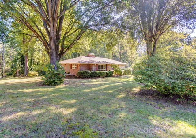 Photo 2 of Single family home for sale at 688 Grandview Dr NE, Concord, NC 28025 | MLS# 4433877 | Listing updated on 2026-10-29