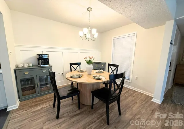 Listing Photo 5 - Condo for sale in building located at 4918 Sardis Rd, Charlotte, NC 28270 - Unit #E