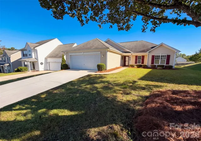 Photo 1 of Single family home for sale at 11344 Pointer Ridge Dr, Charlotte, NC 28214 | MLS# 4433903 | Listing updated on 2026-10-30