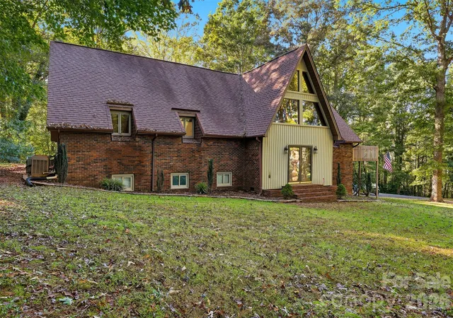 Photo 2 of Single family home for sale at 38 Lee Matheson Rd, Taylorsville, NC 28681 | MLS# 4433908 | Listing updated on 2026-10-15