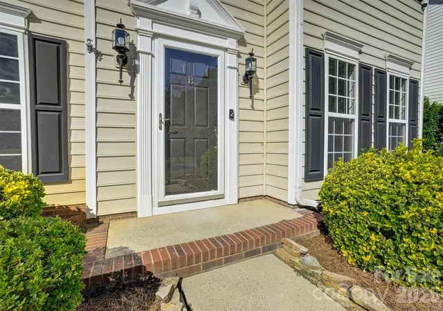 Photo 3 of Single family home for sale at 3042 Spring Fancy Ln, Indian Trail, NC 28079 | MLS# 4433924 | Listing updated on 2026-10-14