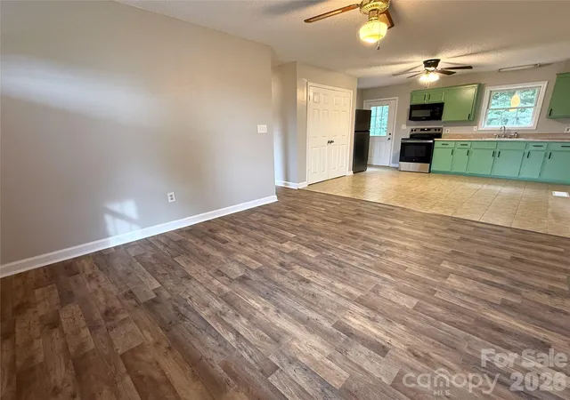 Photo 1 of Single family home for sale at 409 Skyline Dr, Salisbury, NC 28146 | MLS# 4433927 | Listing updated on 2026-10-28