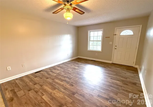 Photo 4 of Single family home for sale at 409 Skyline Dr, Salisbury, NC 28146 | MLS# 4433927 | Listing updated on 2026-10-28