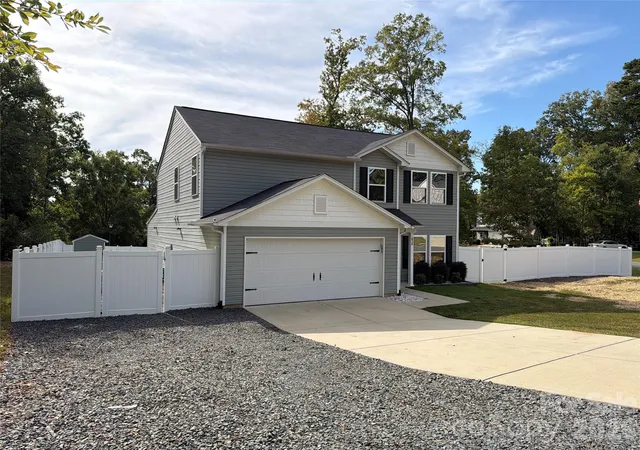 Photo 31 of Single family home for sale at 838 Sorrel Ln, Oakboro, NC 28129 | MLS# 4433928 | Listing updated on 2026-10-14