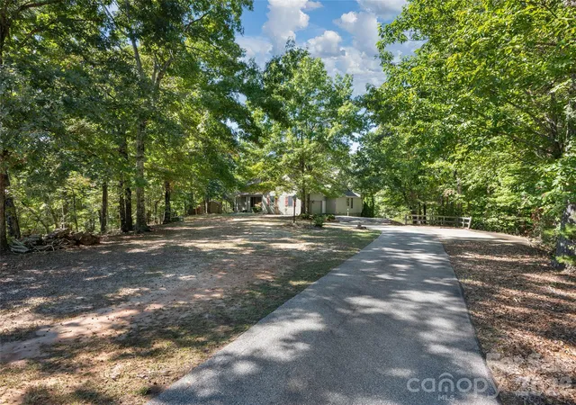 Photo 2 of Single family home for sale at 620 N Highland Rd, Mill Spring, NC 28756 | MLS# 4433929 | Listing updated on 2026-10-14