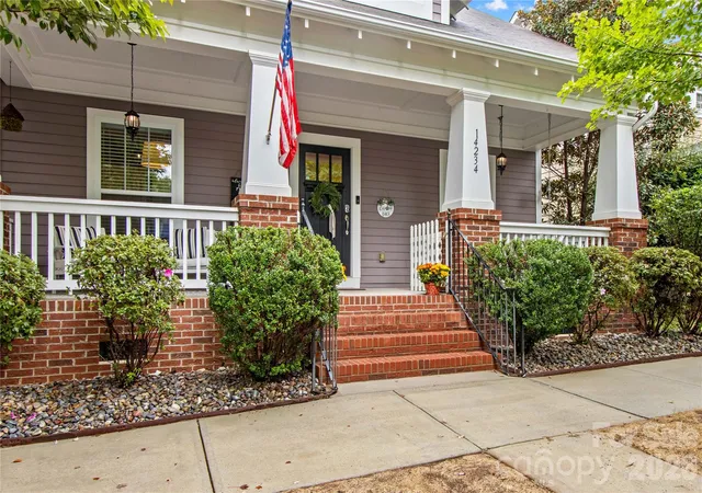 Photo 2 of Sale Pending at 14234 Holly Springs Dr, Huntersville, NC 28078 | MLS# 4433930 | Listing updated on 2026-10-22