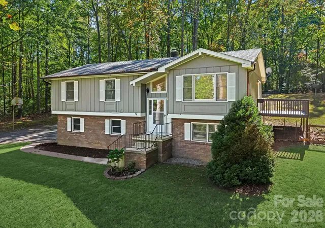 Photo 1 of Single family home for sale at 90 Melton Rd, Candler, NC 28715 | MLS# 4433941 | Listing updated on 2026-10-29