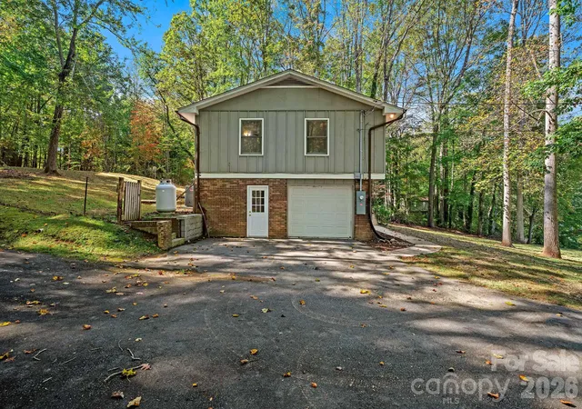 Photo 2 of Single family home for sale at 90 Melton Rd, Candler, NC 28715 | MLS# 4433941 | Listing updated on 2026-10-29
