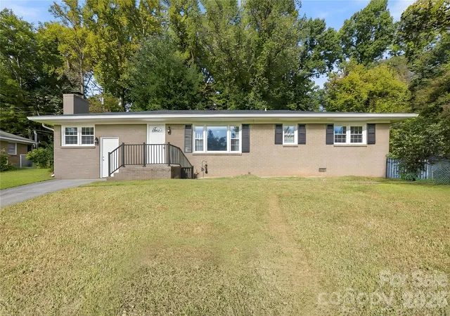 Single family home for sale at 468 Edwards St, Rutherfordton, NC 28139 | MLS# 4433942