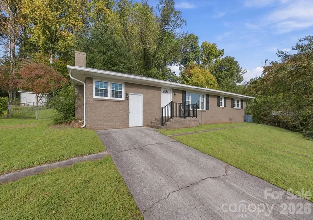 Photo 2 of Single family home for sale at 468 Edwards St, Rutherfordton, NC 28139 | MLS# 4433942 | Listing updated on 2026-10-21