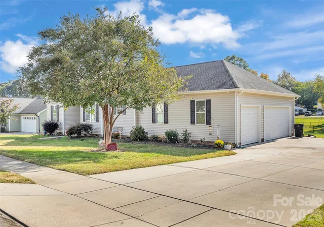 Photo 2 of Single family home for sale at 308 1st Avenue E, China Grove, NC 28023 | MLS# 4433955 | Listing updated on 2026-10-30
