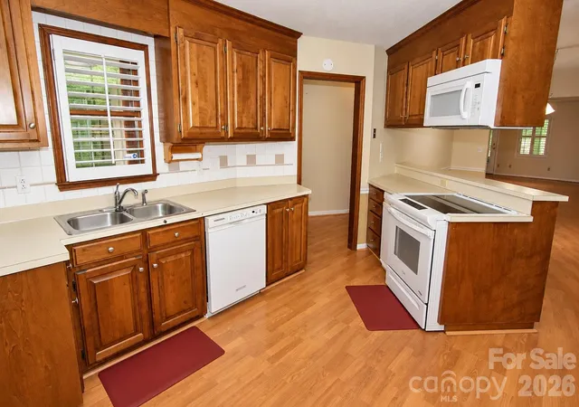 Listing Photo 3 - Condo for sale in building located at 542 Camrose Cir NE, Concord, NC 28025