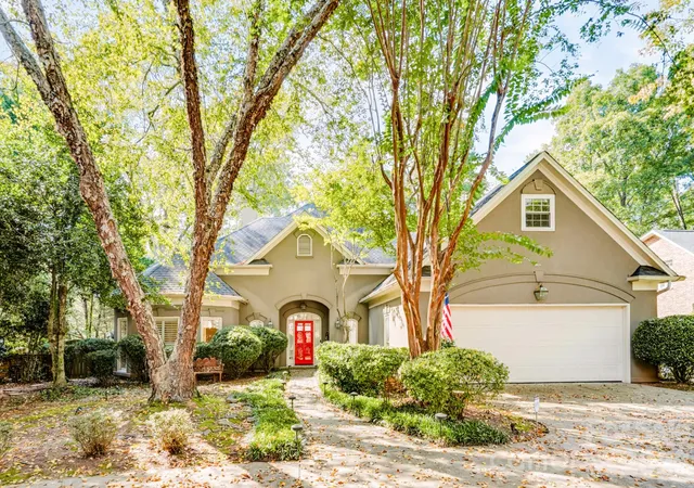 Photo 1 of Single family home for sale at 7201 Charter Brk Dr, Charlotte, NC 28270 | MLS# 4433966 | Listing updated on 2026-10-22