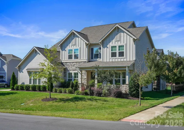 Photo 1 of Single family home for sale at 14104 Hollins Grv Ave, Huntersville, NC 28078 | MLS# 4433969 | Listing updated on 2026-10-22