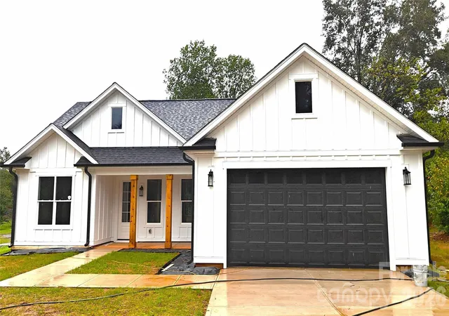 Photo 1 of Single family home for sale at 1848 Tin Mine Rd, Lincolnton, NC 28092 | MLS# 4433975 | Listing updated on 2026-10-13