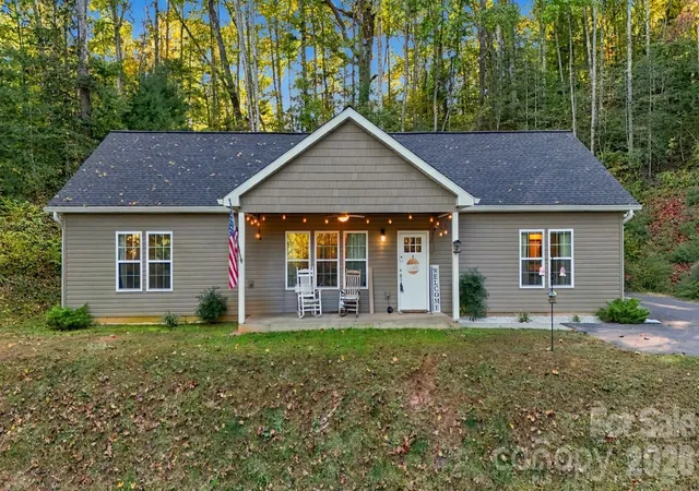 Photo 2 of Single family home for sale at 201 Woodhaven Ests, Sylva, NC 28779 | MLS# 4433982 | Listing updated on 2026-10-15