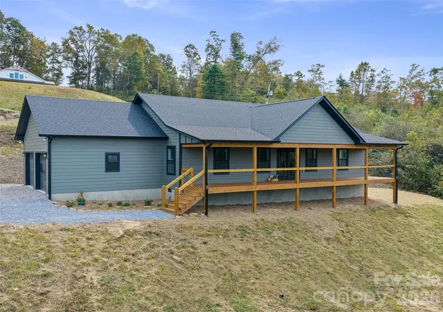 Photo 2 of Single family home for sale at 110 Shangrila Trl, Spruce Pine, NC 28777 | MLS# 4433983 | Listing updated on 2026-10-17