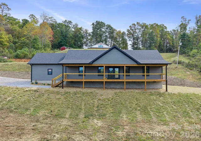 Photo 1 of Single family home for sale at 110 Shangrila Trl, Spruce Pine, NC 28777 | MLS# 4433983 | Listing updated on 2026-10-17