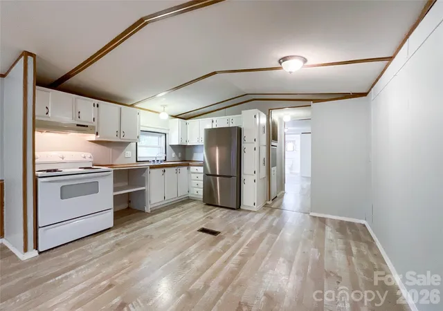 Photo 3 of Single family home for sale at 6708 Aerowood Cir, Waxhaw, NC 28173 | MLS# 4433989 | Listing updated on 2026-10-14