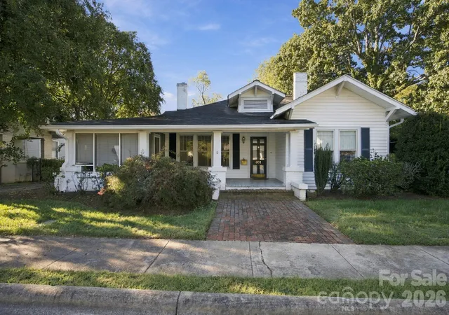 Photo 1 of Single family home for sale at 301 8th Street, Newton, NC 28658 | MLS# 4433992 | Listing updated on 2026-10-19