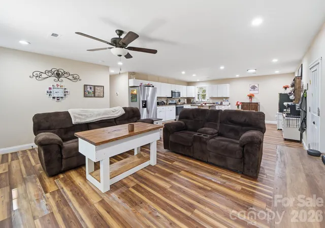 Photo 3 of Single family home for sale at 410 W Shiloh Unity Rd, Lancaster, SC 29720 | MLS# 4433993 | Listing updated on 2026-10-14