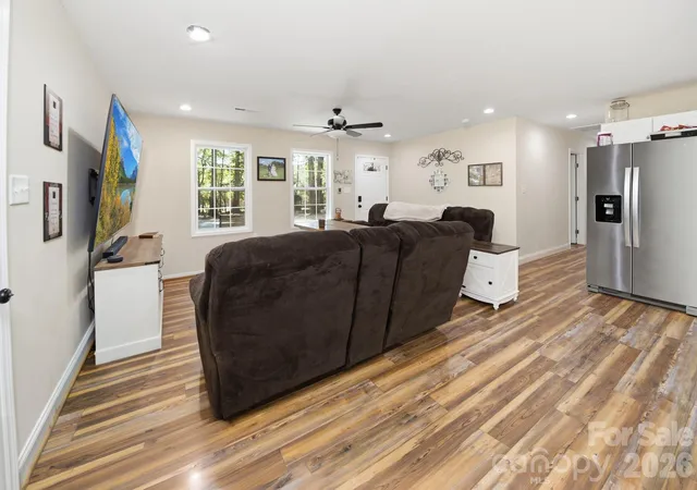Photo 4 of Single family home for sale at 410 W Shiloh Unity Rd, Lancaster, SC 29720 | MLS# 4433993 | Listing updated on 2026-10-14